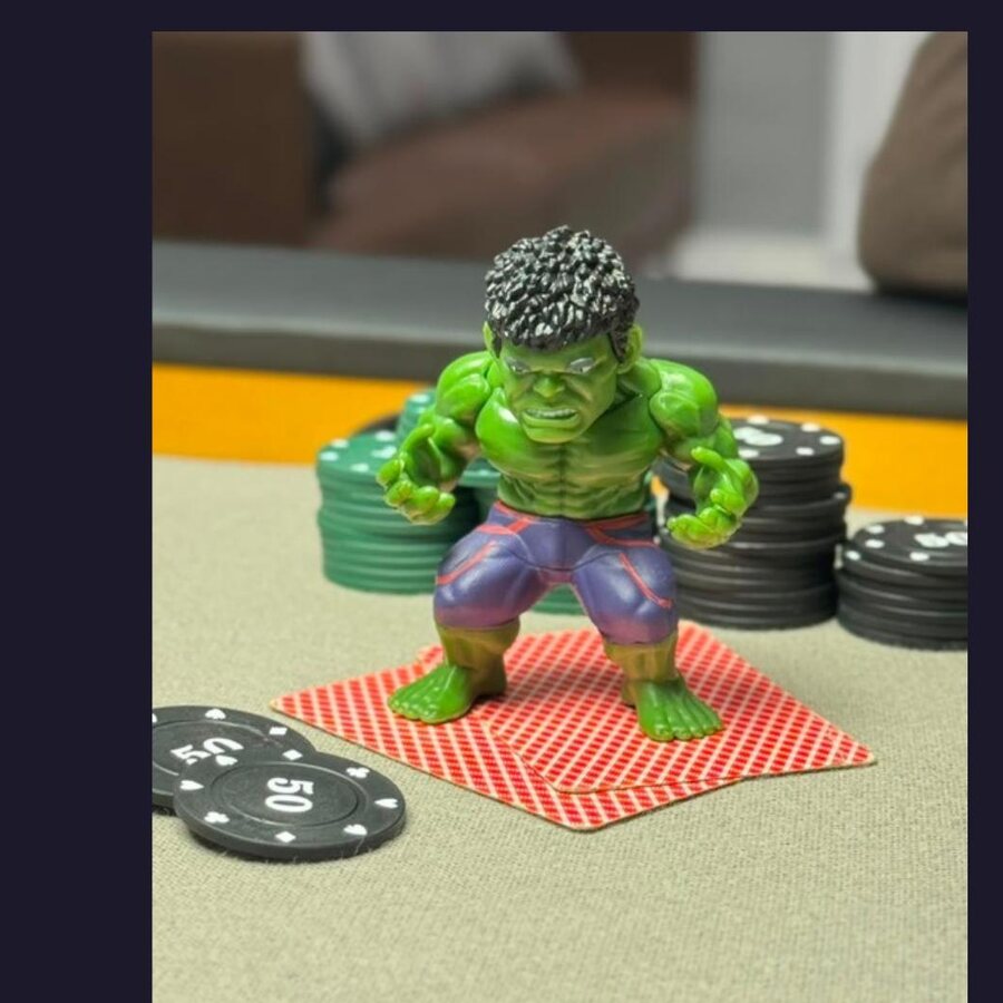 Protect card Hulk
